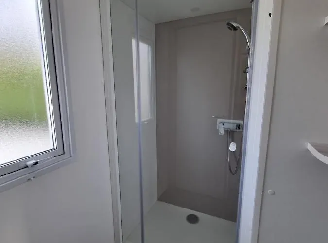 Mobil 2 **** Camping *